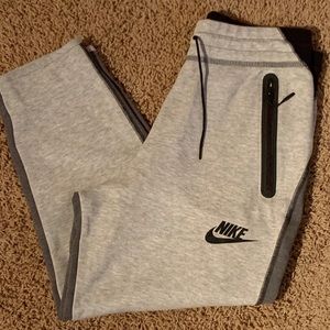 Nike capri straight pants